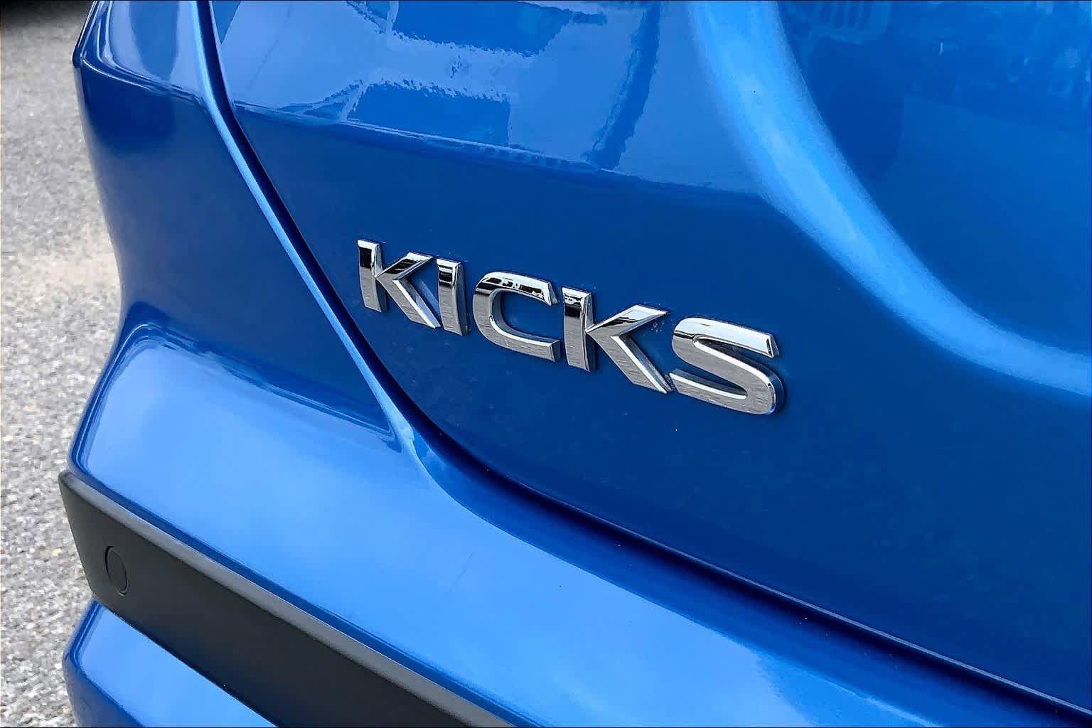 Used 2022 Nissan Kicks SR w/ Premium Package FWD image 30