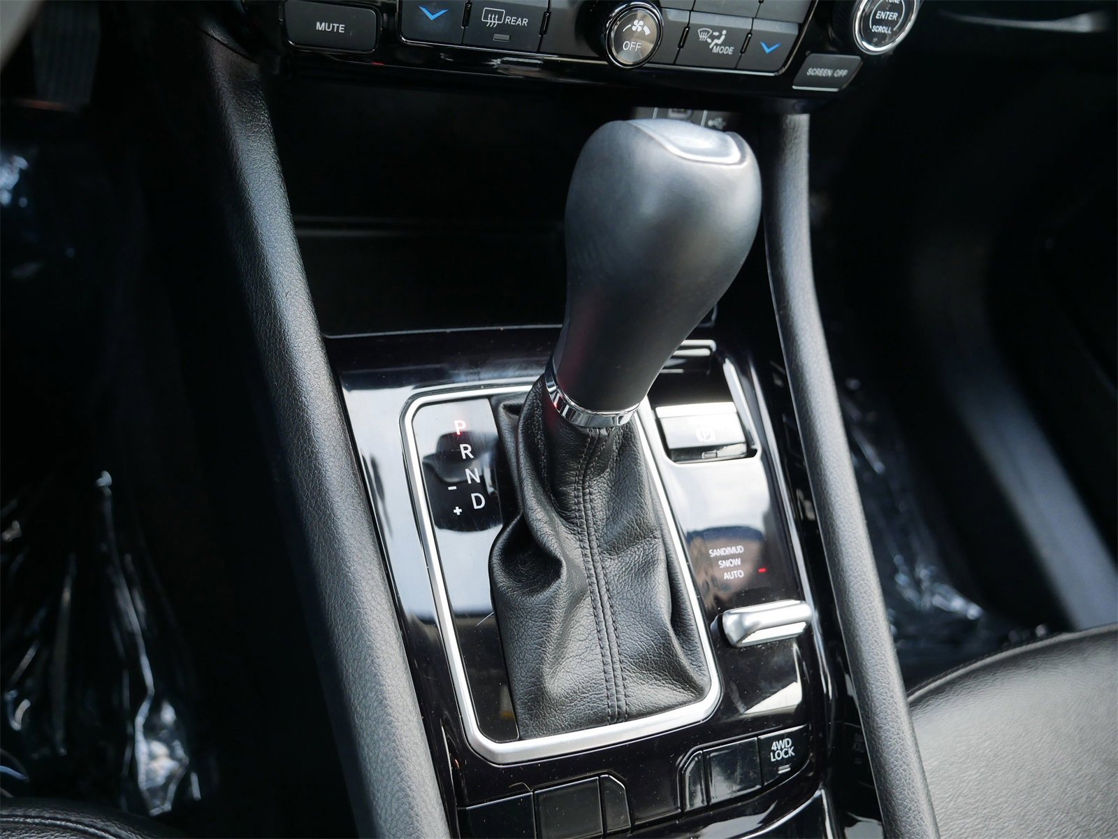 Used 2025 Jeep Compass Limited image 23