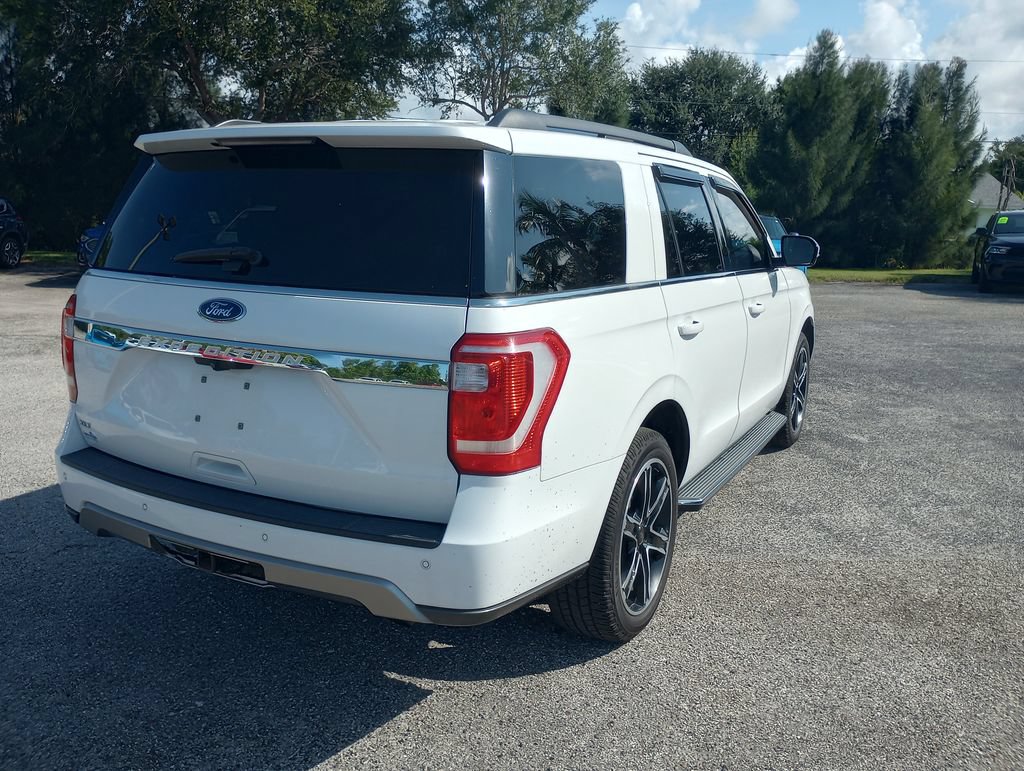 Certified 2018 Ford Expedition XLT w/ Equipment Group 202A RWD image 7