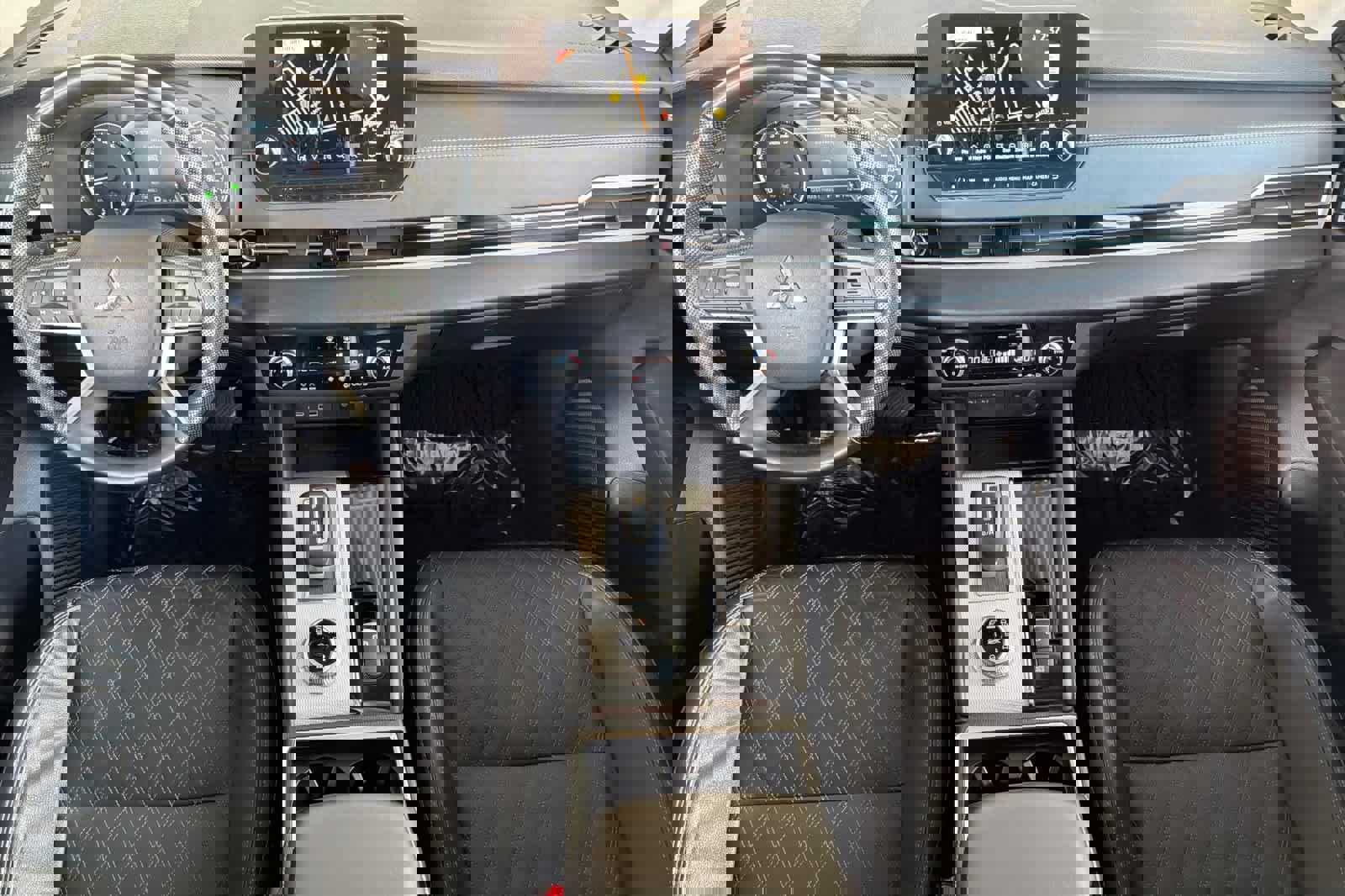 Used 2022 Mitsubishi Outlander SEL image 9