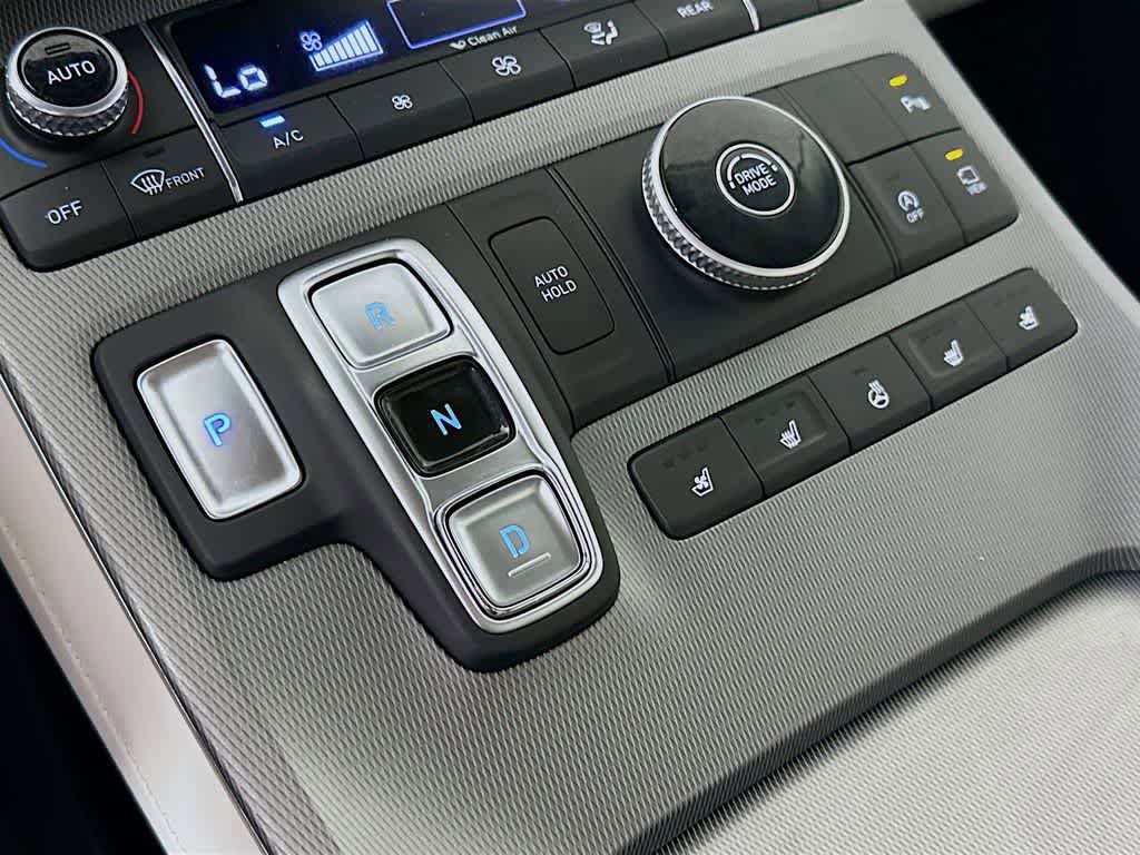 Used 2022 Hyundai Palisade Limited FWD image 19