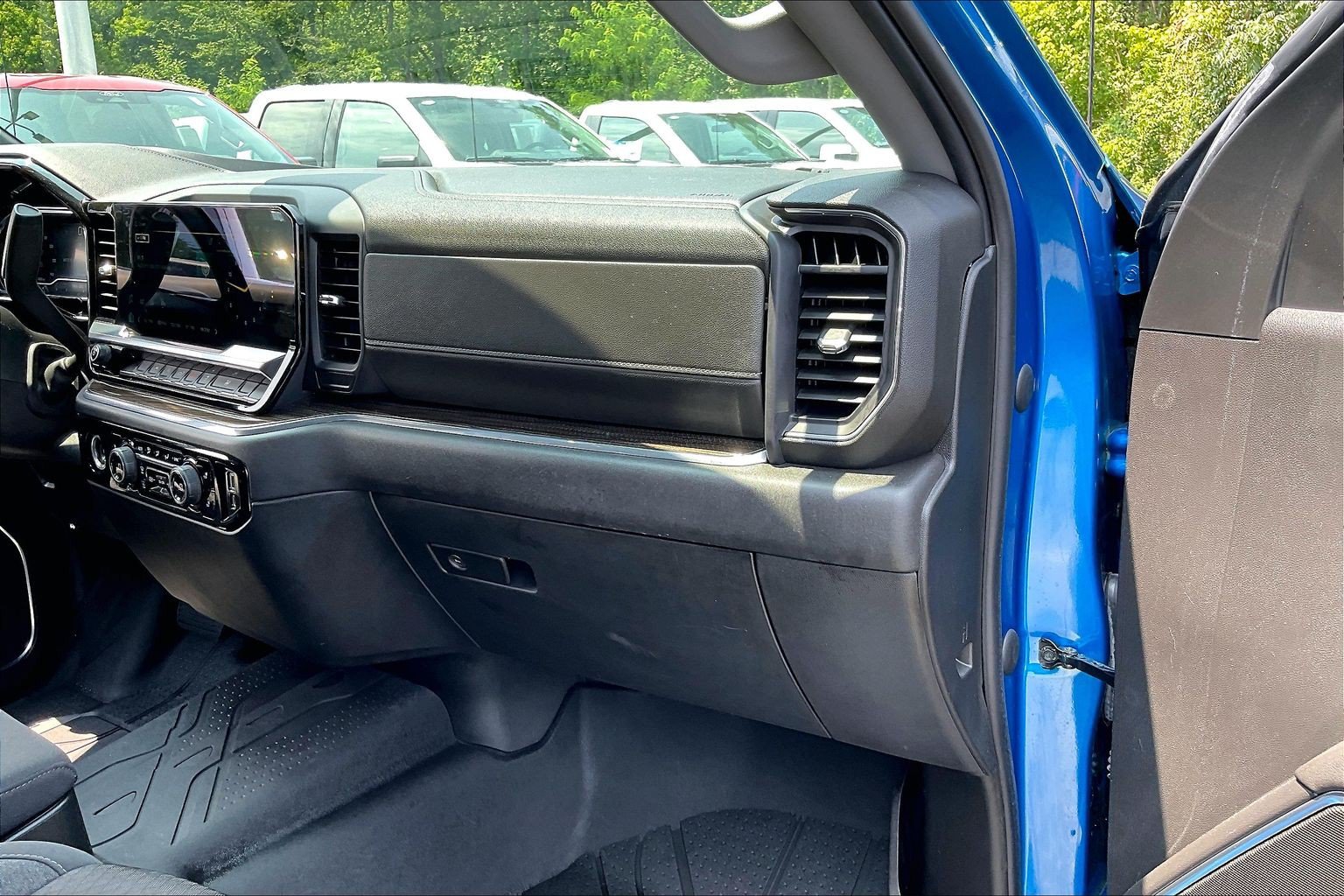 Used 2023 Chevrolet Silverado 1500 LT w/ Protection Package AWD/4WD image 15