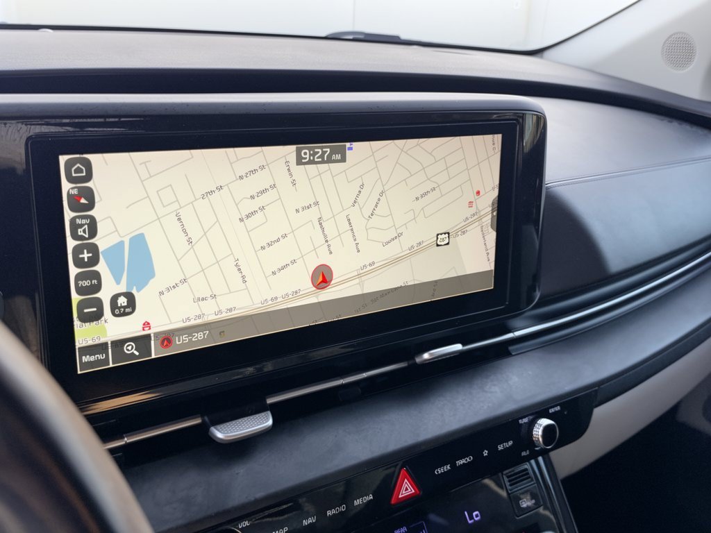 Used 2022 Kia Carnival EX FWD image 23