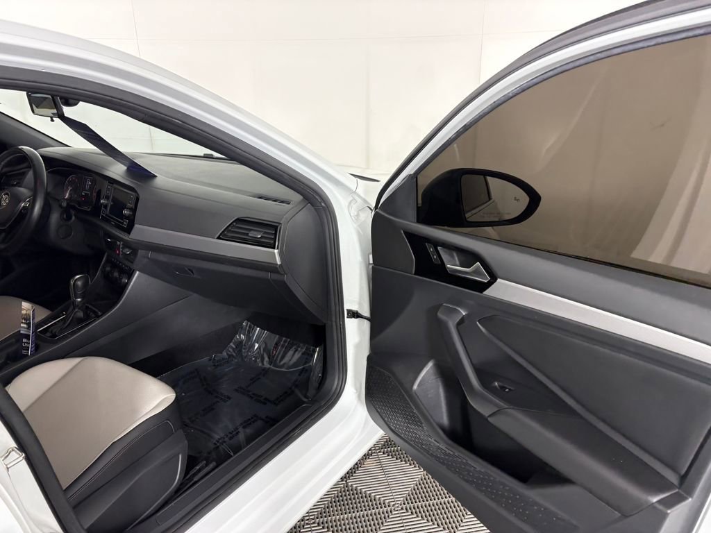 Used 2019 Volkswagen Jetta R-Line w/ R-Line Cold Weather Package image 34
