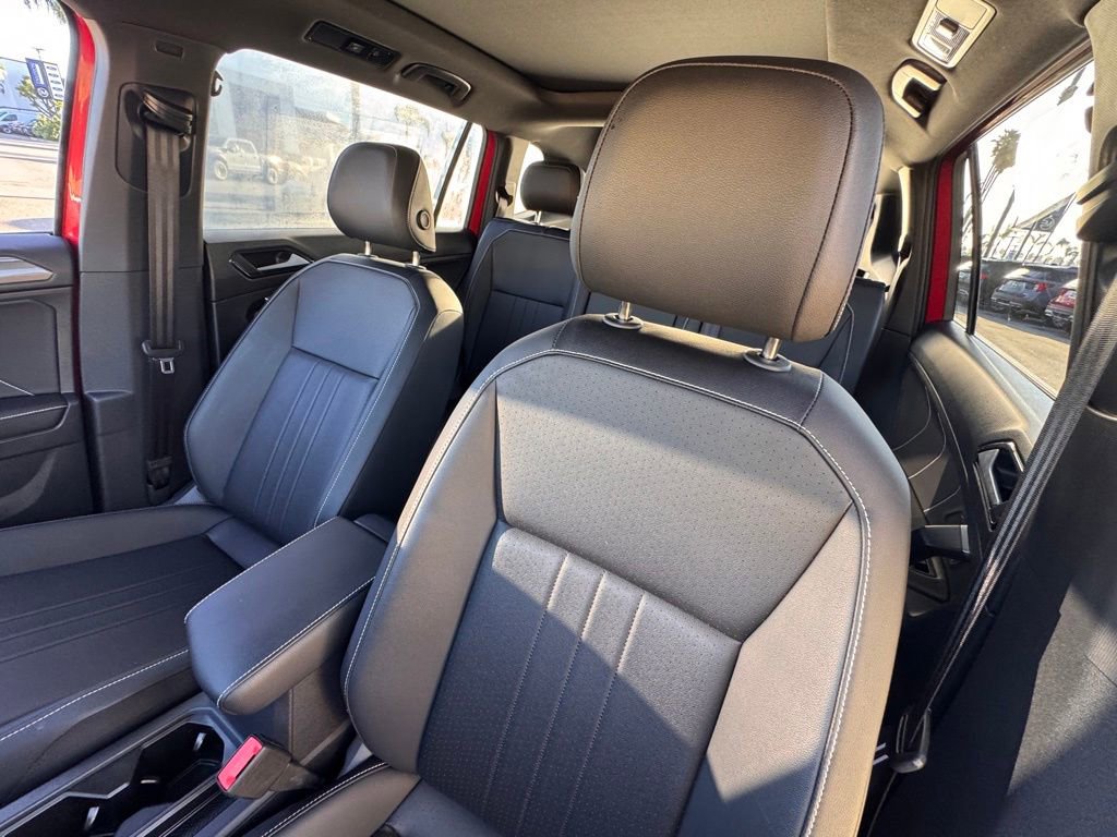 Used 2024 Volkswagen Tiguan SE R-Line FWD image 20