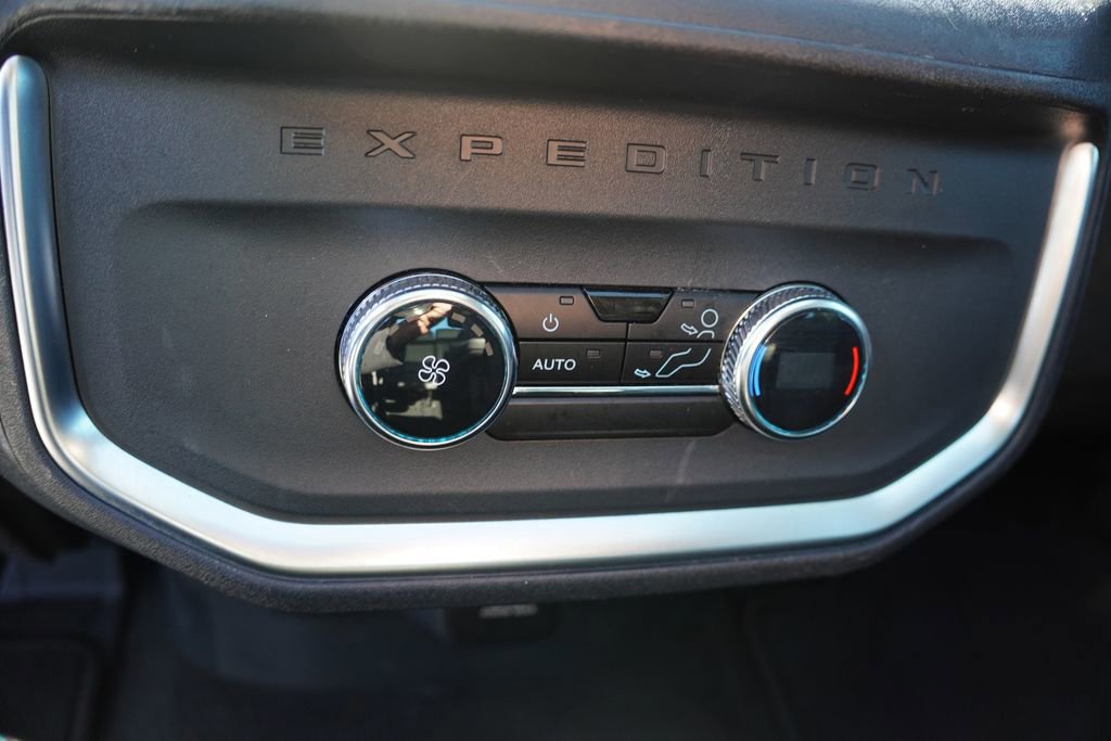 Certified 2025 Ford Expedition Active image 21