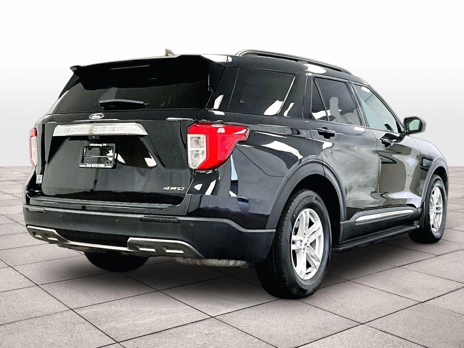 Certified 2022 Ford Explorer XLT w/ Equipment Group 202A image 11