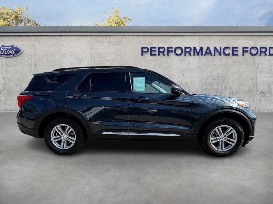 Certified 2023 Ford Explorer XLT RWD image 6