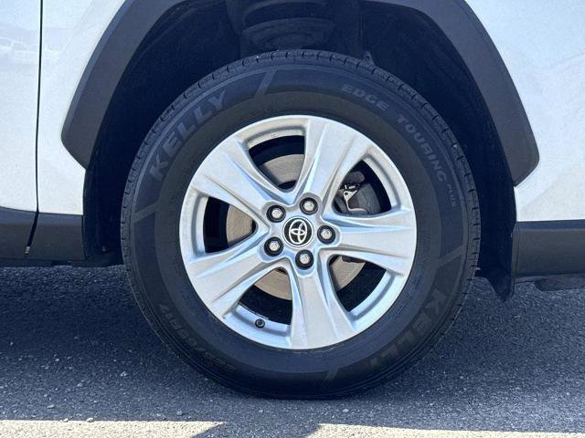Used 2019 Toyota RAV4 XLE w/ Carpet Mat Package FWD image 33