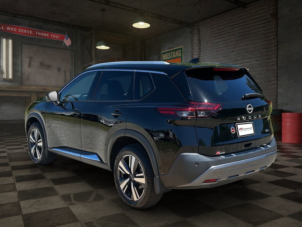 Used 2023 Nissan Rogue SL w/ SL Premium Package FWD image 4