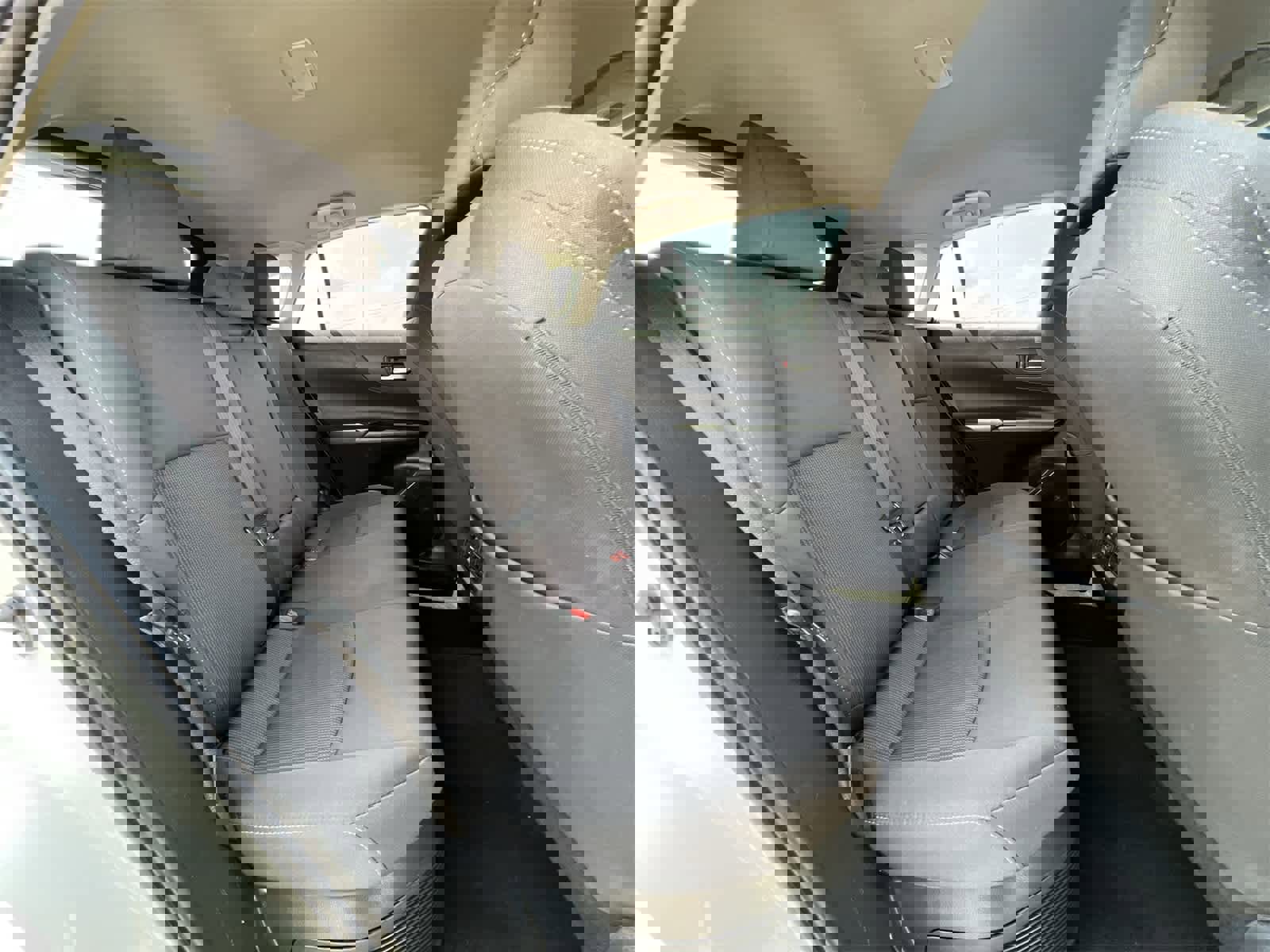 Used 2021 Toyota Venza LE image 21