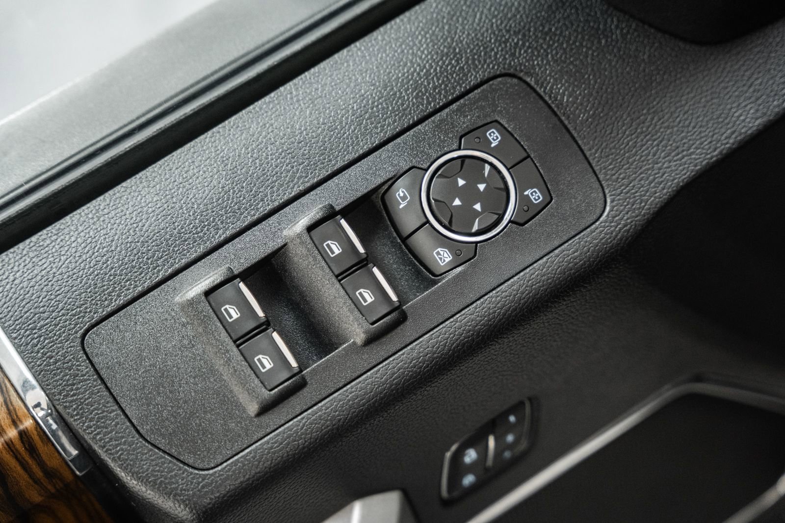 Certified 2019 Ford F150 Lariat w/ Equipment Group 502A Luxury image 46