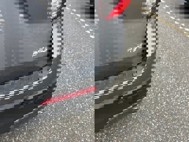 Certified 2022 Ford Explorer XLT w/ Equipment Group 202A image 27