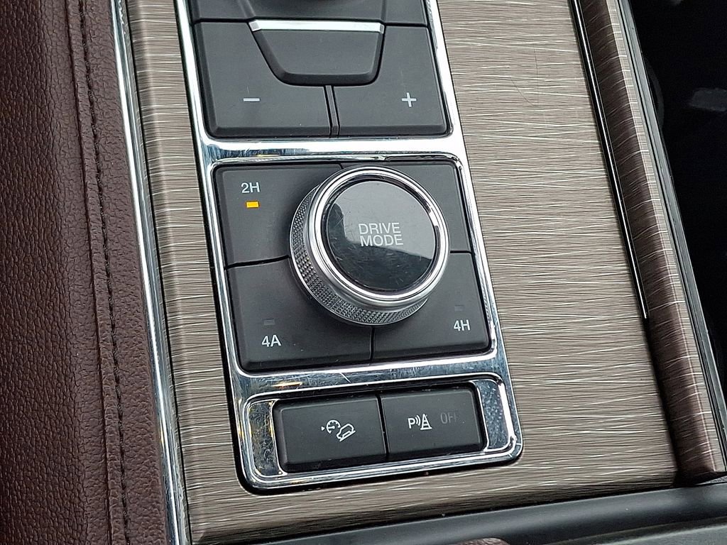 Certified 2024 Ford Expedition Limited image 28