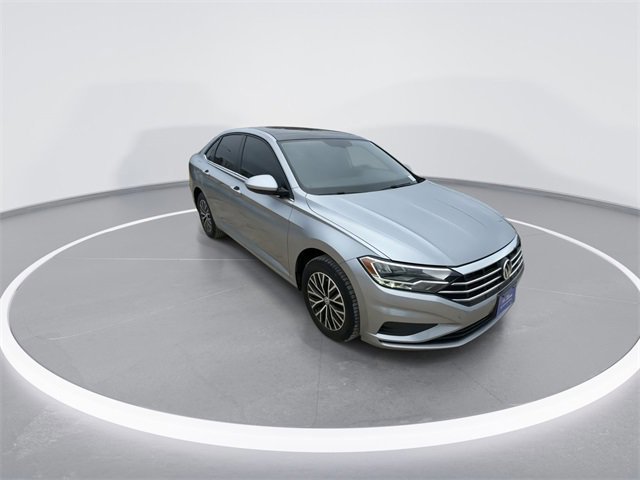 Used 2021 Volkswagen Jetta SE image 2