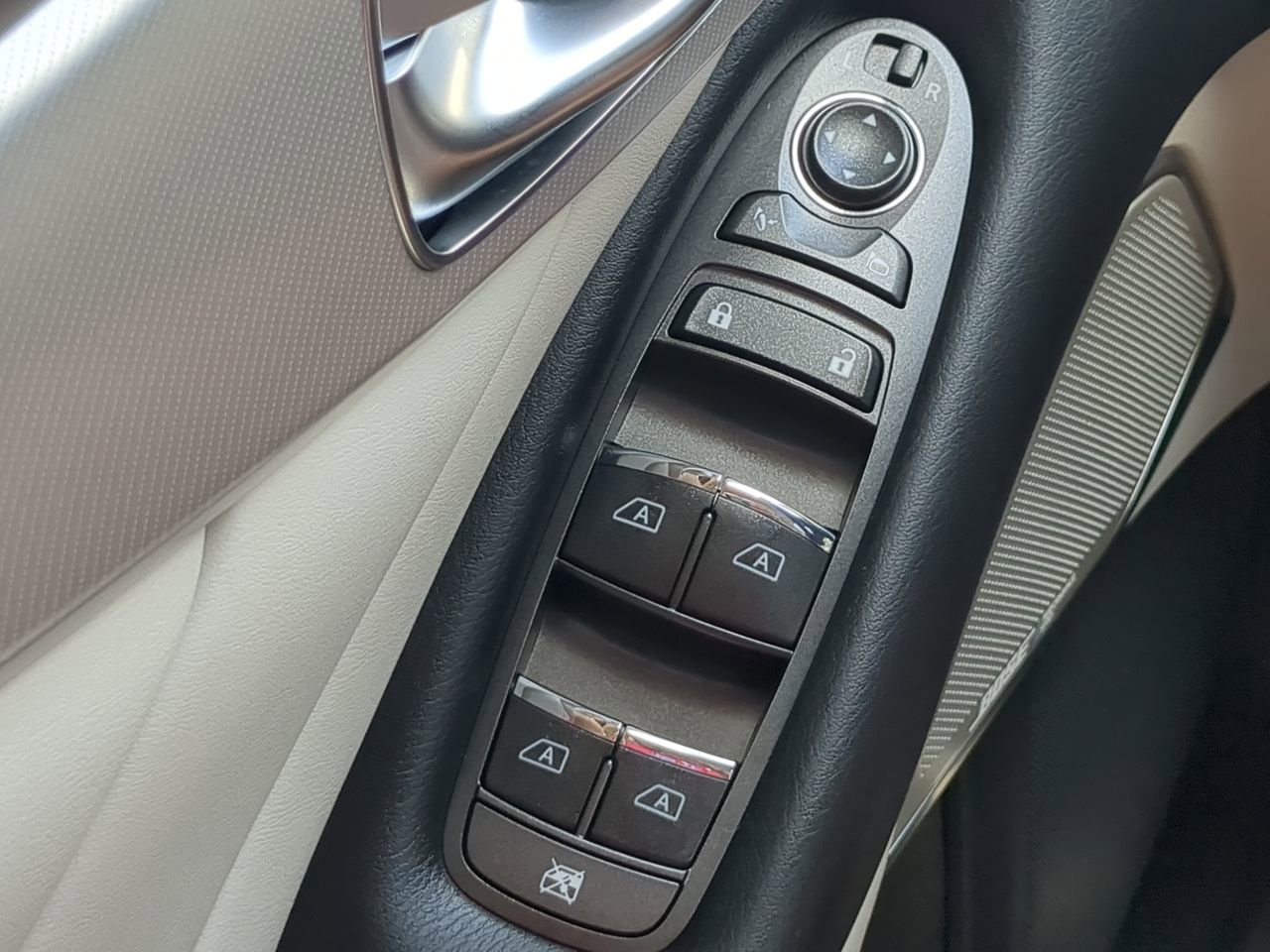 Used 2023 INFINITI Q50 Luxe w/ Cargo Package RWD image 21
