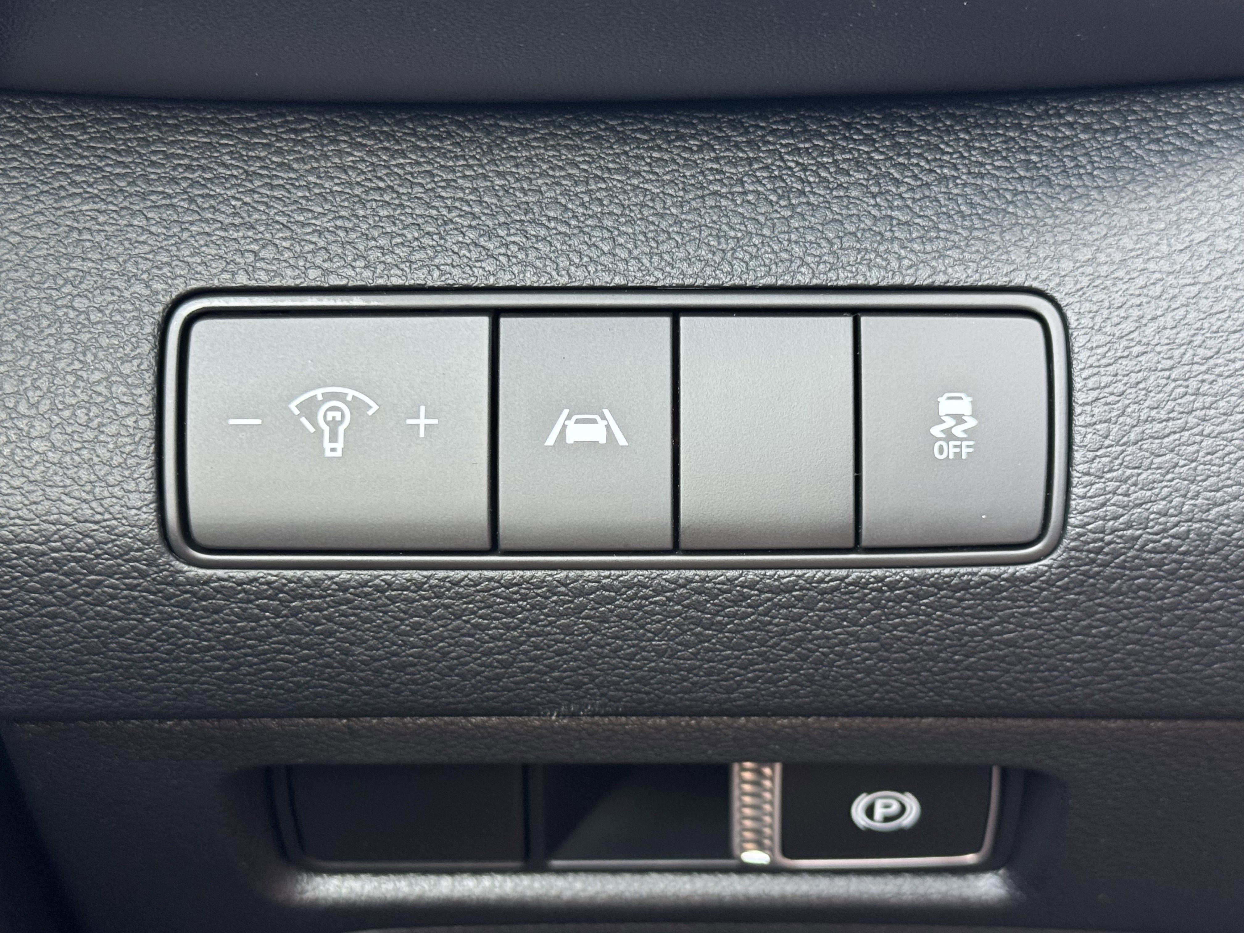 Used 2023 Hyundai Santa Fe SE w/ Cargo Package image 22