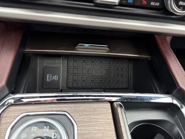 Certified 2024 Ford Expedition Limited image 31