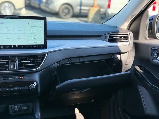 Certified 2025 Ford Escape Platinum AWD/4WD image 22