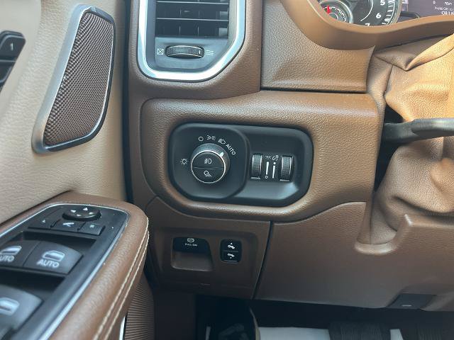 Used 2019 RAM 1500 Laramie AWD/4WD image 30