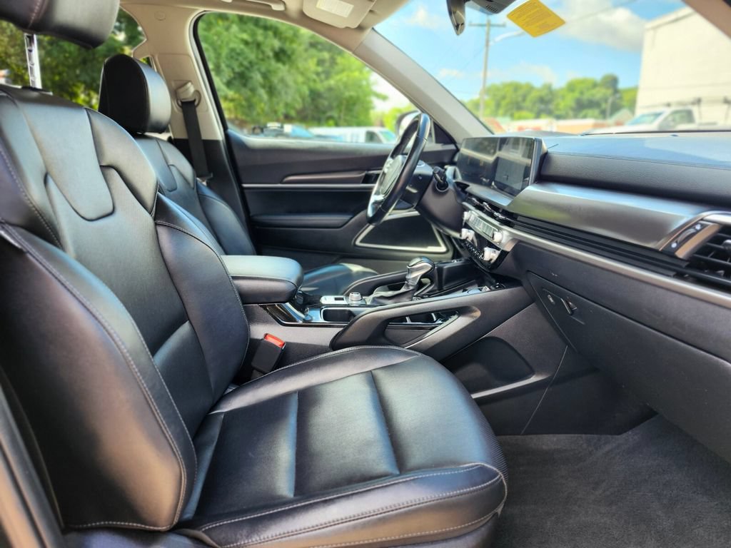 Used 2023 Kia Telluride S w/ S Sunroof Package AWD/4WD image 11
