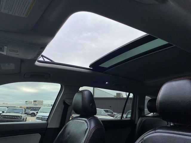 Used 2018 Volkswagen Tiguan SEL image 18