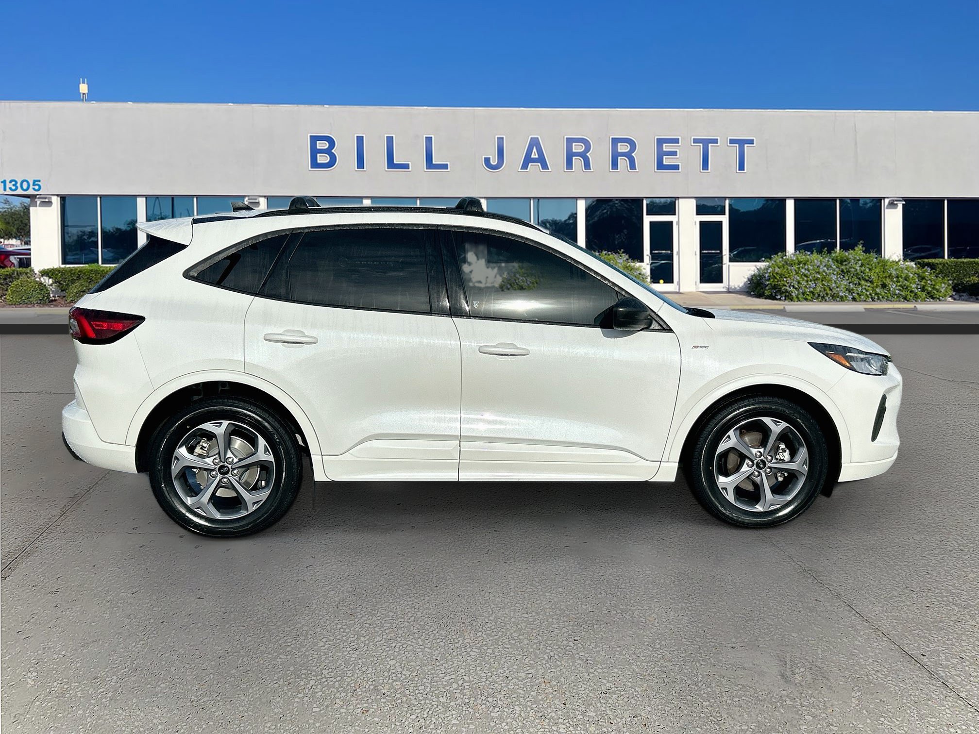 Certified 2023 Ford Escape ST-Line w/ Cold Weather Package FWD image 8