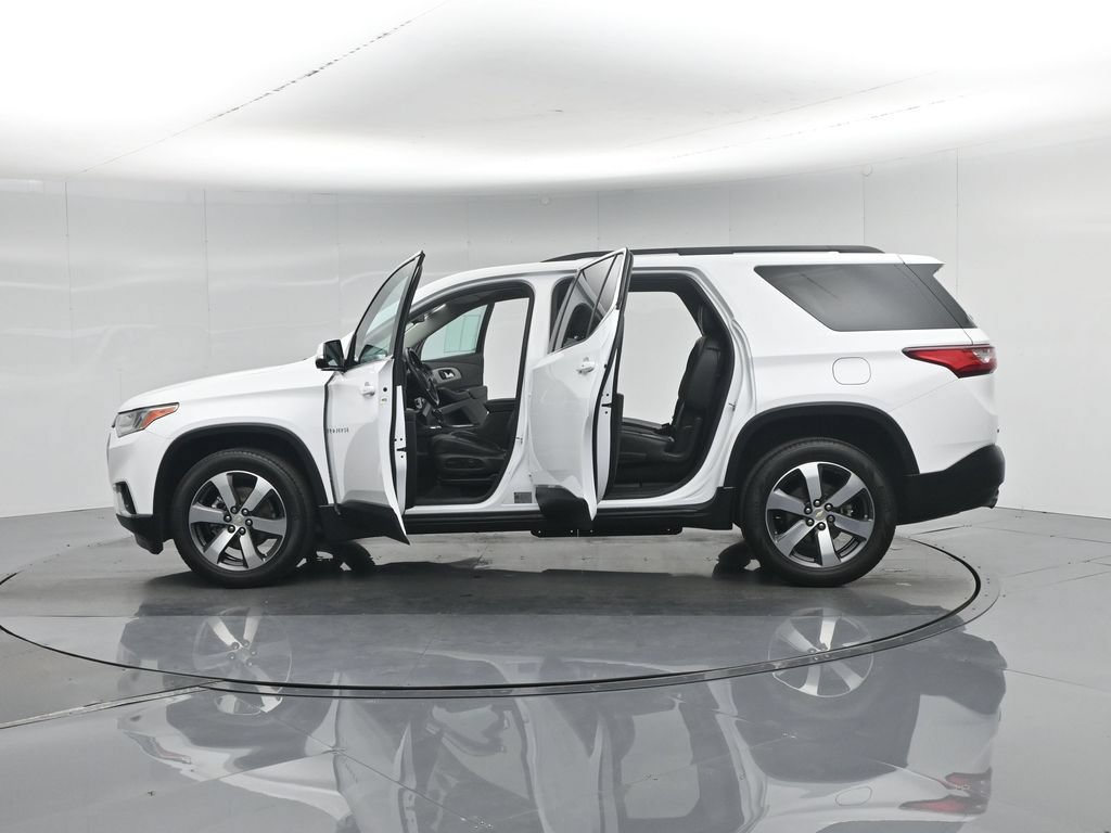 Used 2020 Chevrolet Traverse LT w/ LT Premium Package FWD image 39