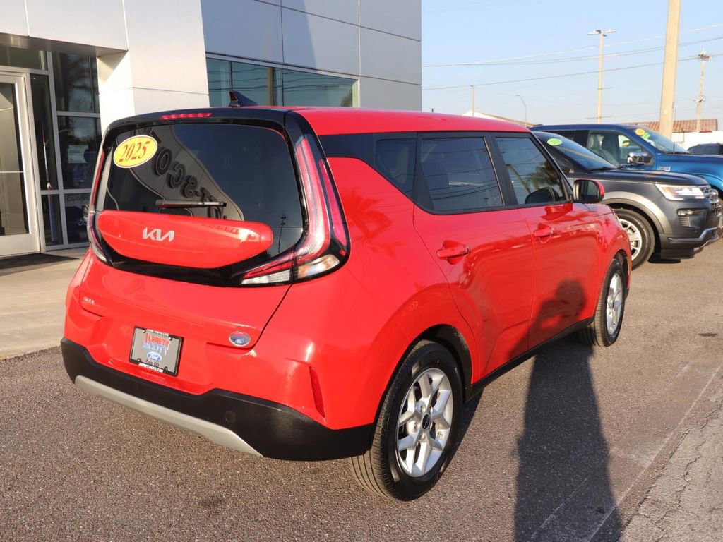 Used 2025 Kia Soul LX w/ LX Technology Package image 13