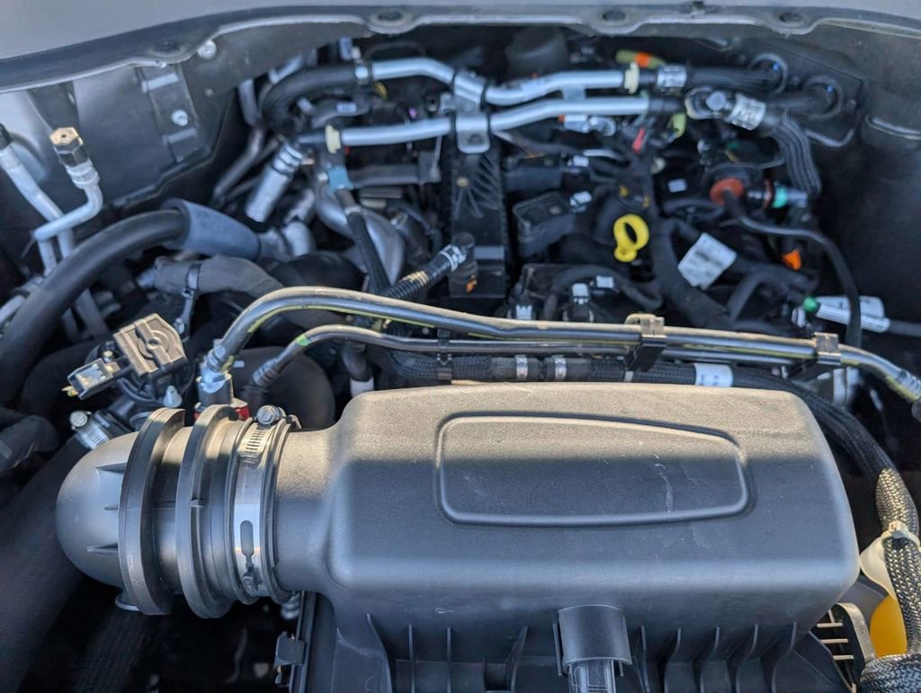 Certified 2021 Ford Explorer XLT w/ Equipment Group 202A image 5