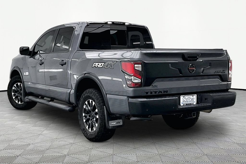 Used 2021 Nissan Titan PRO-4X w/ Pro-4x Convenience Package AWD/4WD image 13