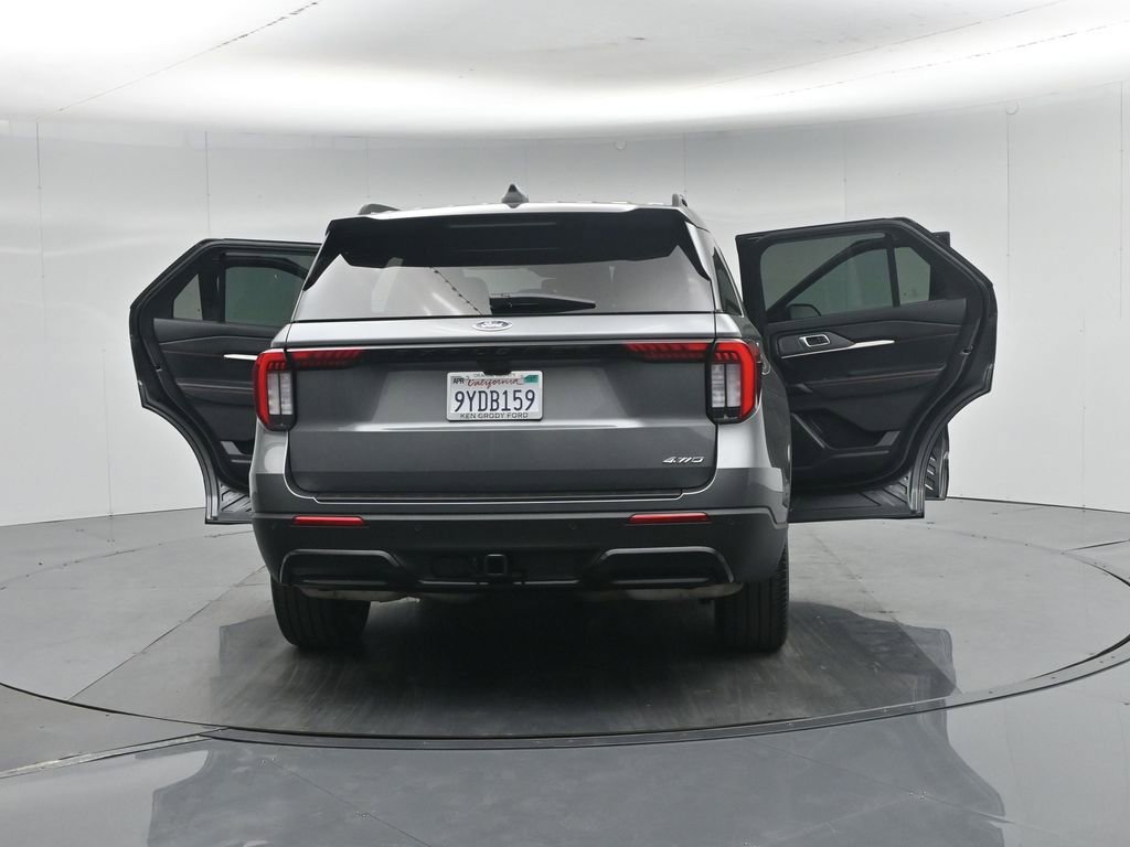 Certified 2025 Ford Explorer ST-Line w/ ST-Line Street Pack AWD/4WD image 35
