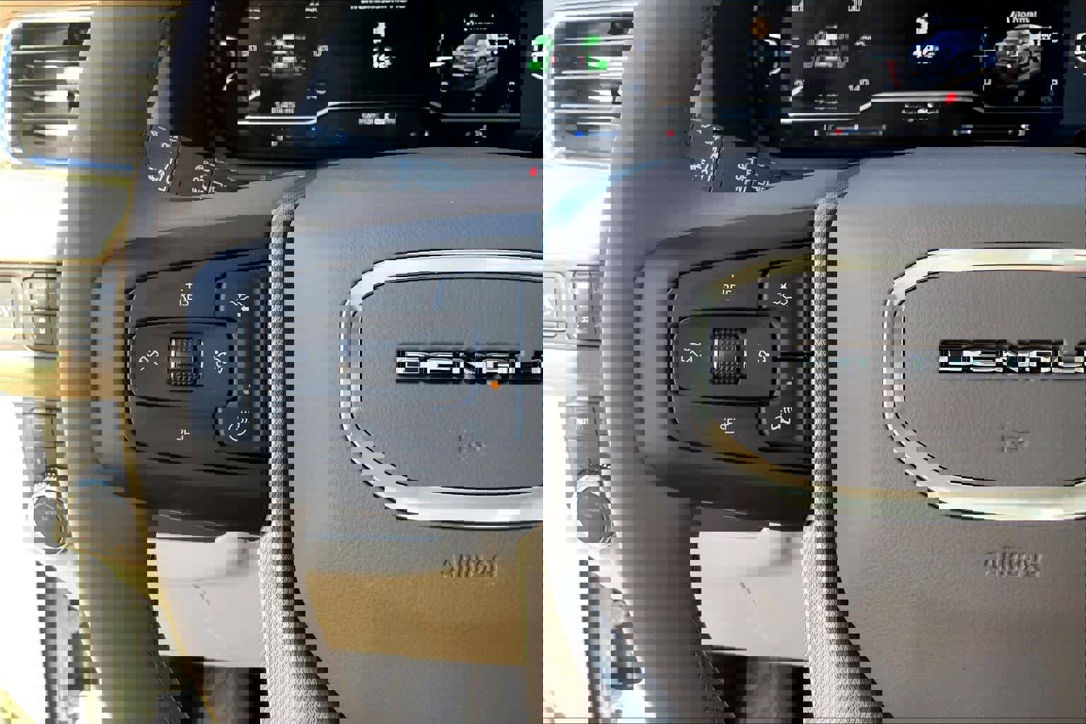 Used 2023 GMC Yukon Denali image 23