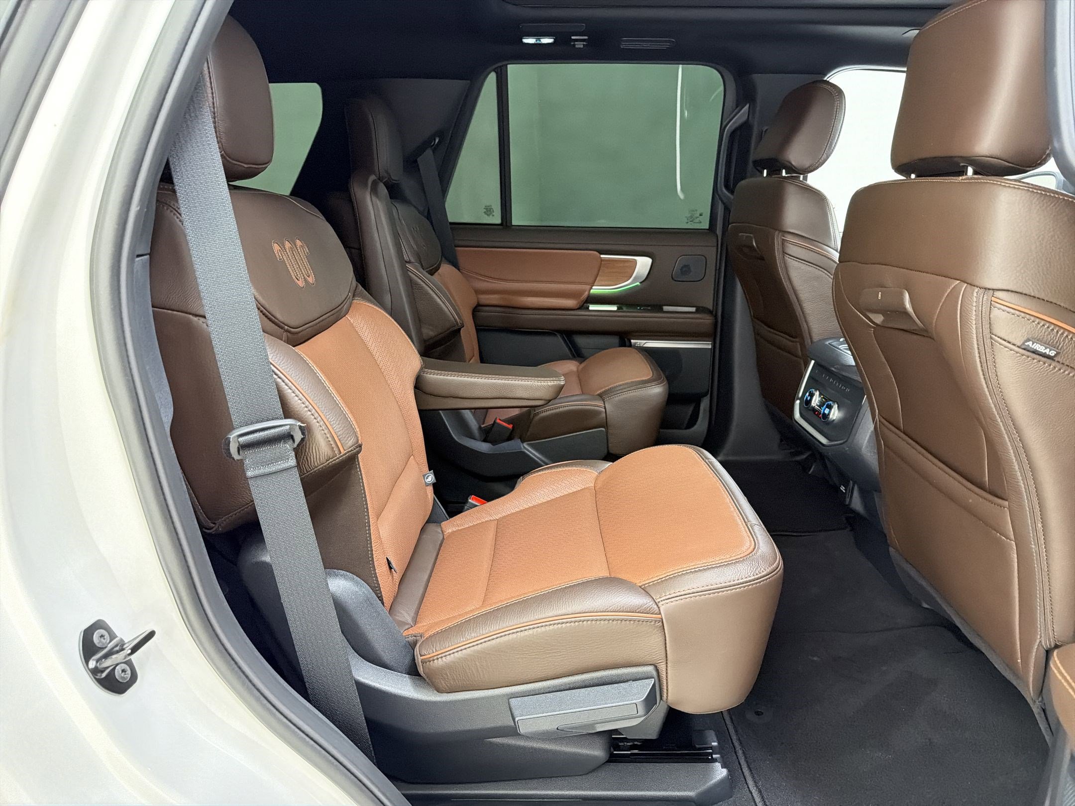 Certified 2025 Ford Expedition King Ranch AWD/4WD image 30