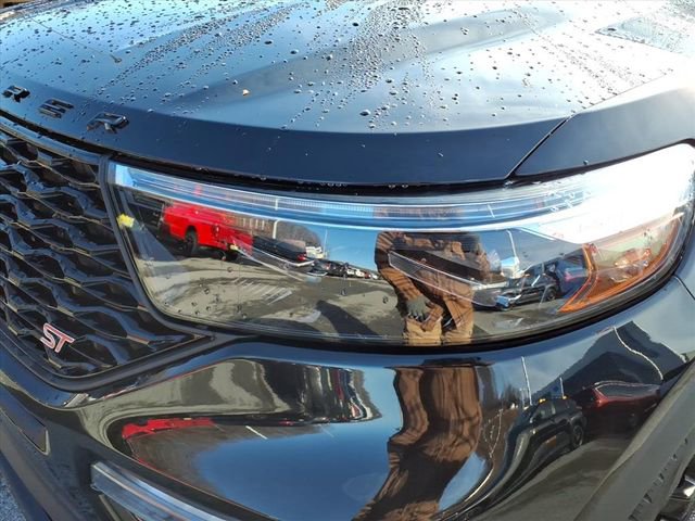 Certified 2024 Ford Explorer ST w/ Equipment Group 401A image 16