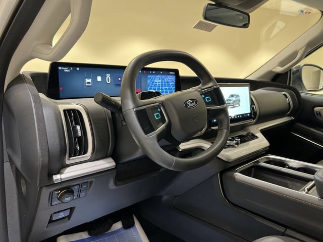 Certified 2025 Ford Expedition Active AWD/4WD image 9