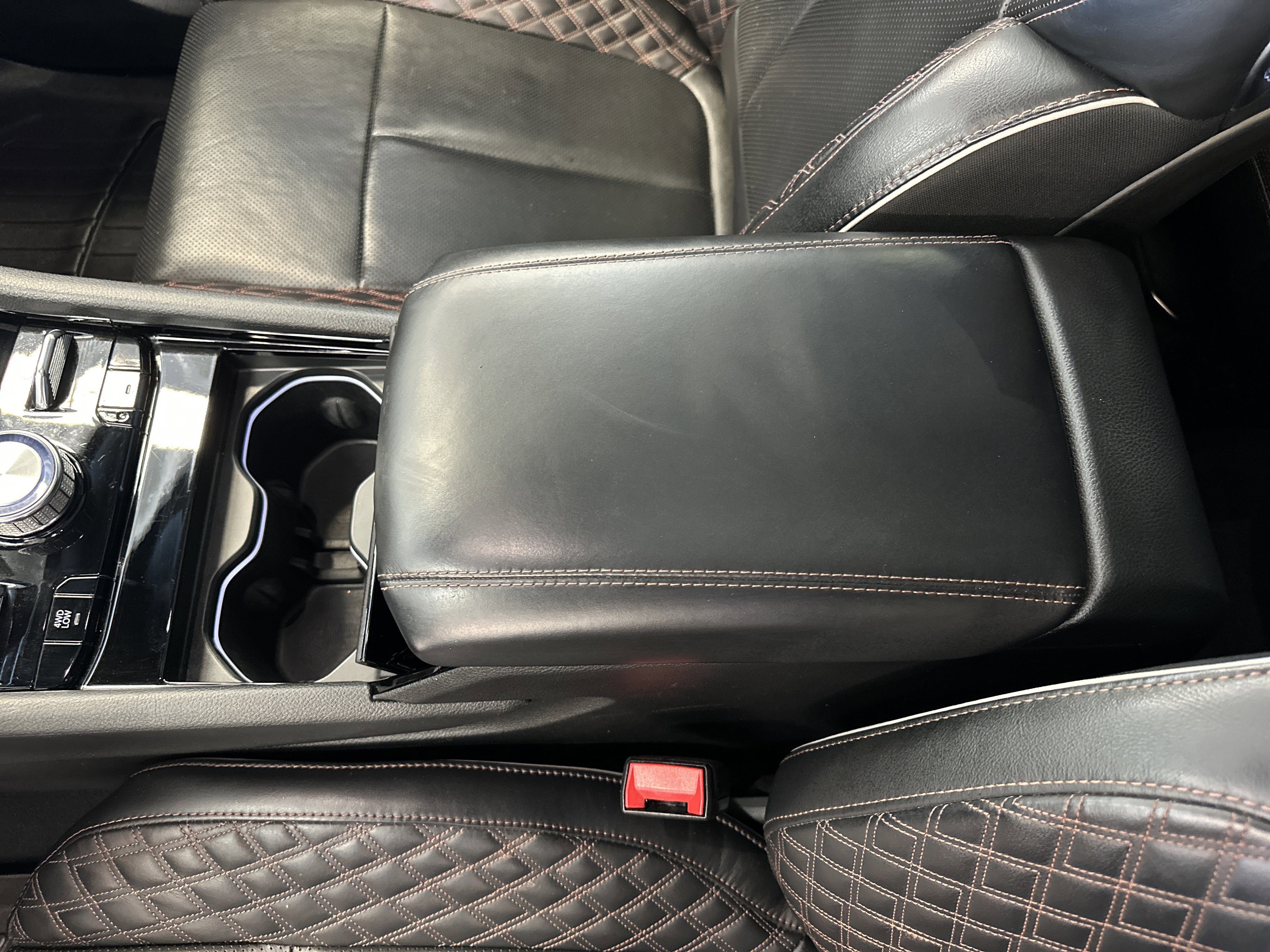 Used 2022 Jeep Grand Cherokee L Summit w/ Advanced Protech Group IV image 34