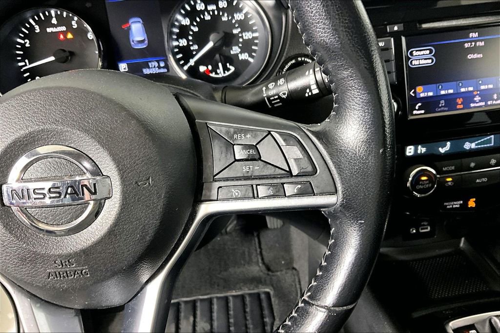 Used 2020 Nissan Rogue SV image 15