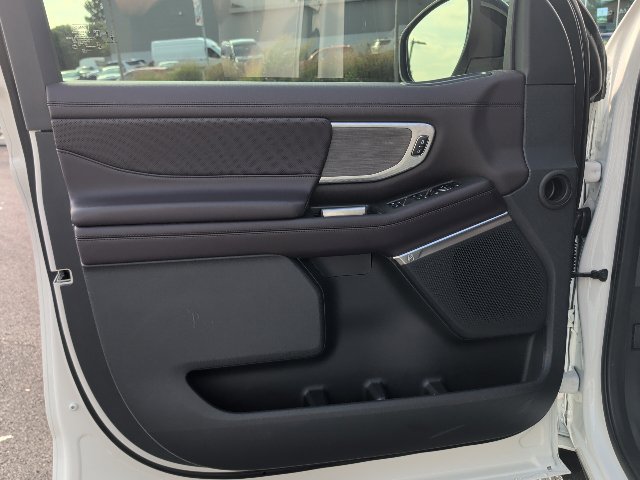 Certified 2025 Ford Expedition Max Platinum w/ Platinum Ultimate Package AWD/4WD image 26