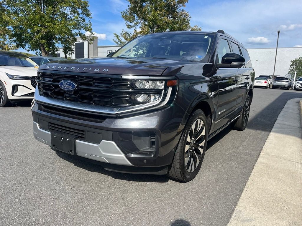 Certified 2025 Ford Expedition Platinum w/ Driver's Package AWD/4WD image 3