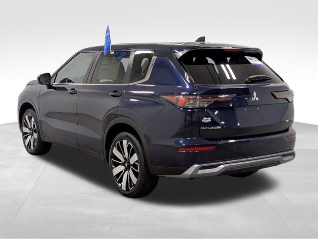 Used 2025 Mitsubishi Outlander SE AWD/4WD image 23