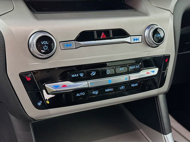 Certified 2022 Ford Explorer XLT w/ Equipment Group 202A image 21