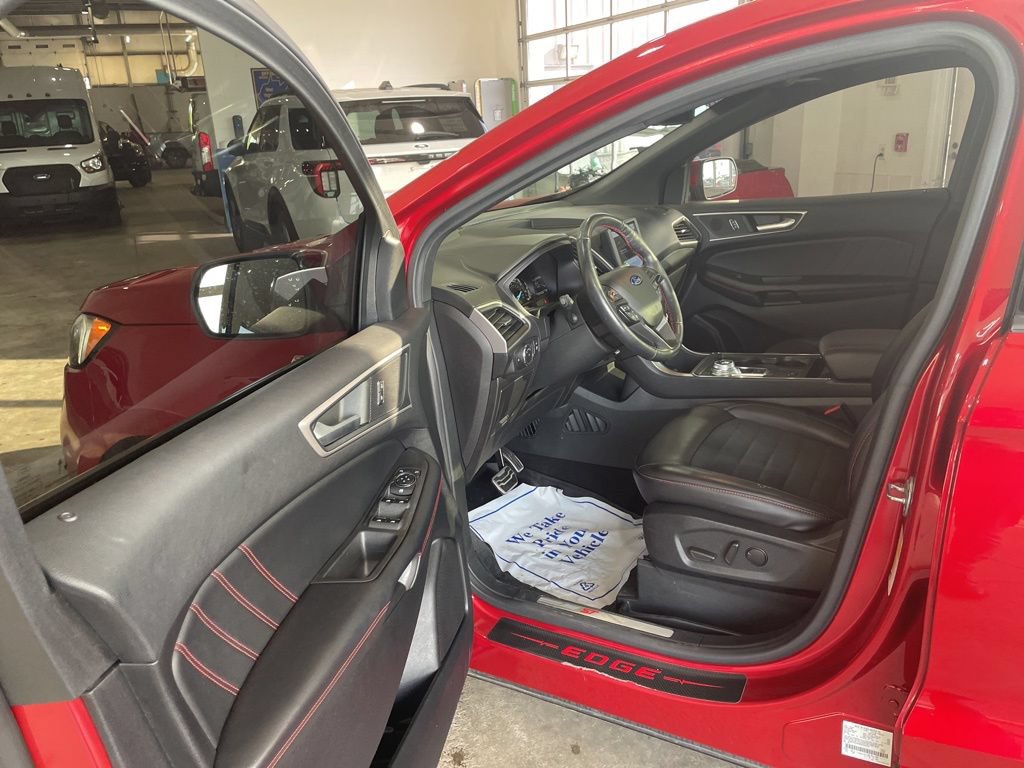 Certified 2022 Ford Edge ST-Line AWD/4WD image 16
