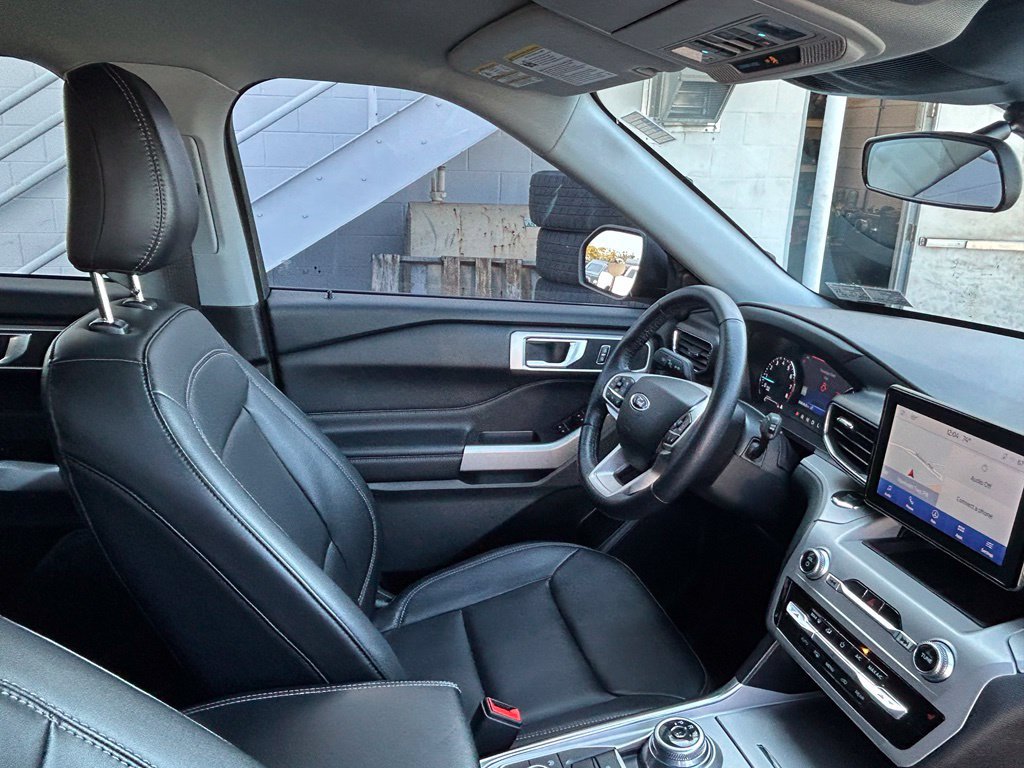 Certified 2023 Ford Explorer XLT w/ Equipment Group 202A AWD/4WD image 37