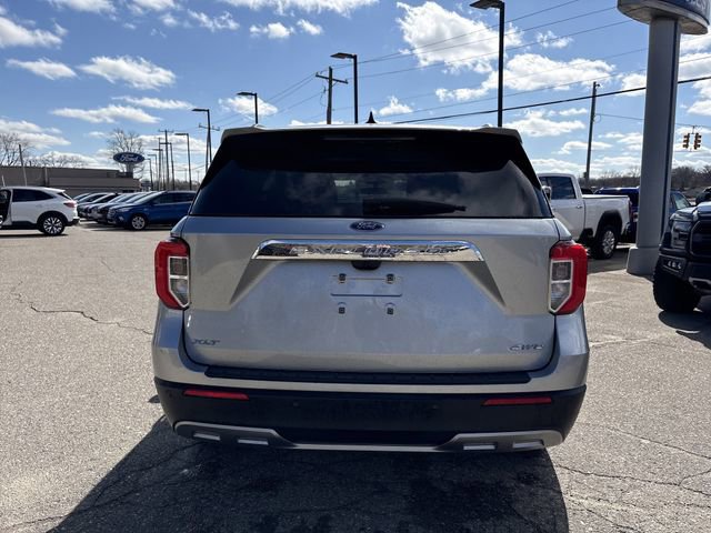 Certified 2024 Ford Explorer XLT w/ Equipment Group 202A image 4