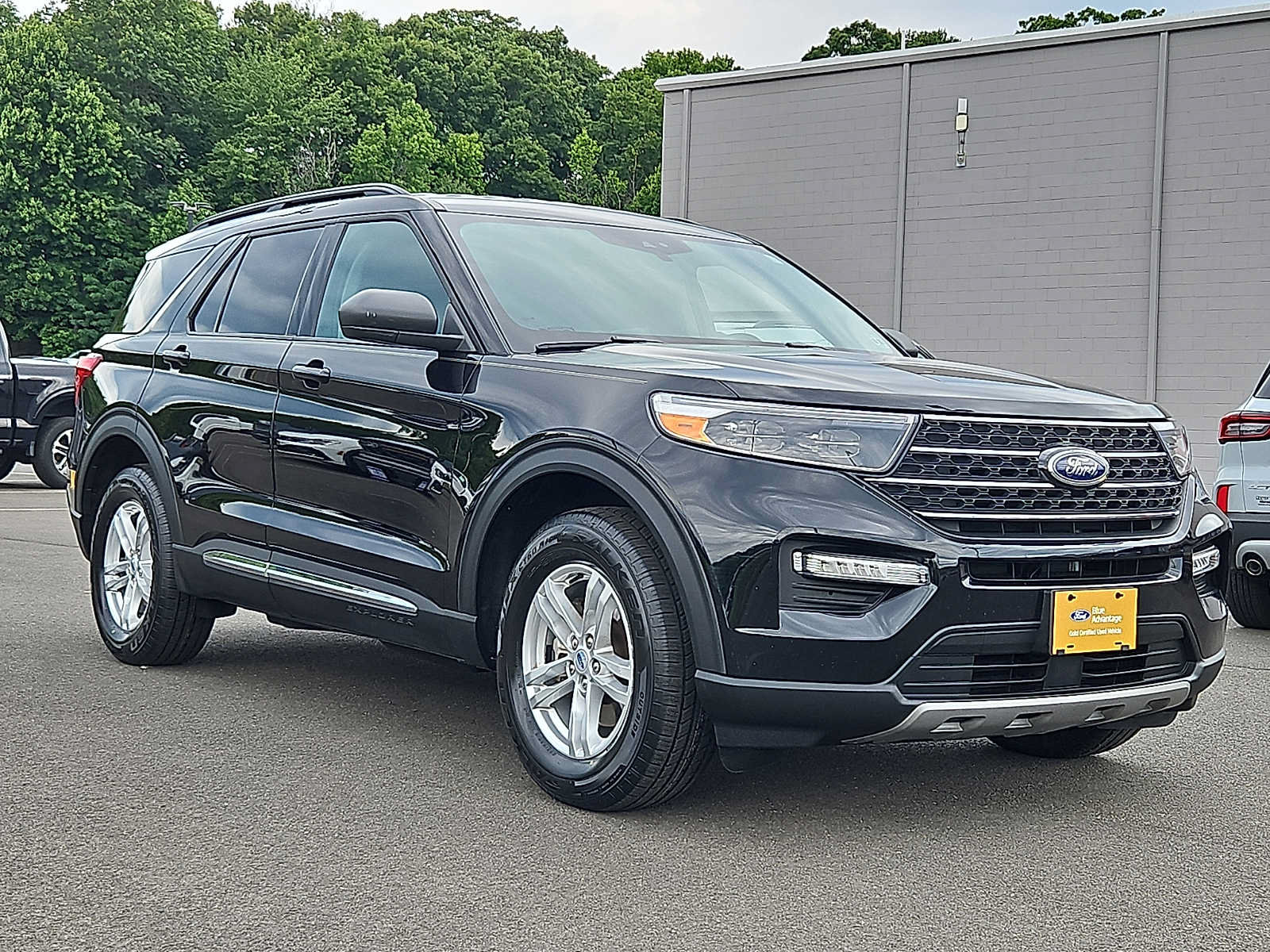 Certified 2023 Ford Explorer XLT w/ Equipment Group 202A AWD/4WD image 7