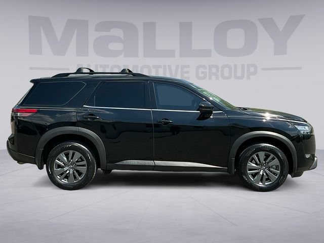Used 2025 Nissan Pathfinder SV w/ SV Premium Package AWD/4WD image 6