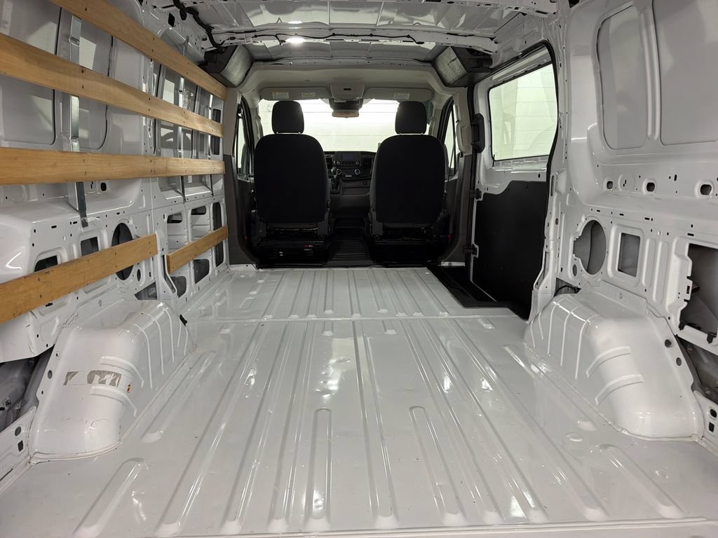 Certified 2025 Ford Transit 250 Low Roof w/ Exterior Upgrade Package RWD image 32