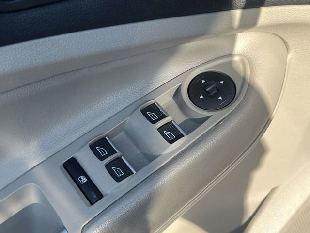 Certified 2019 Ford Escape SE FWD image 16