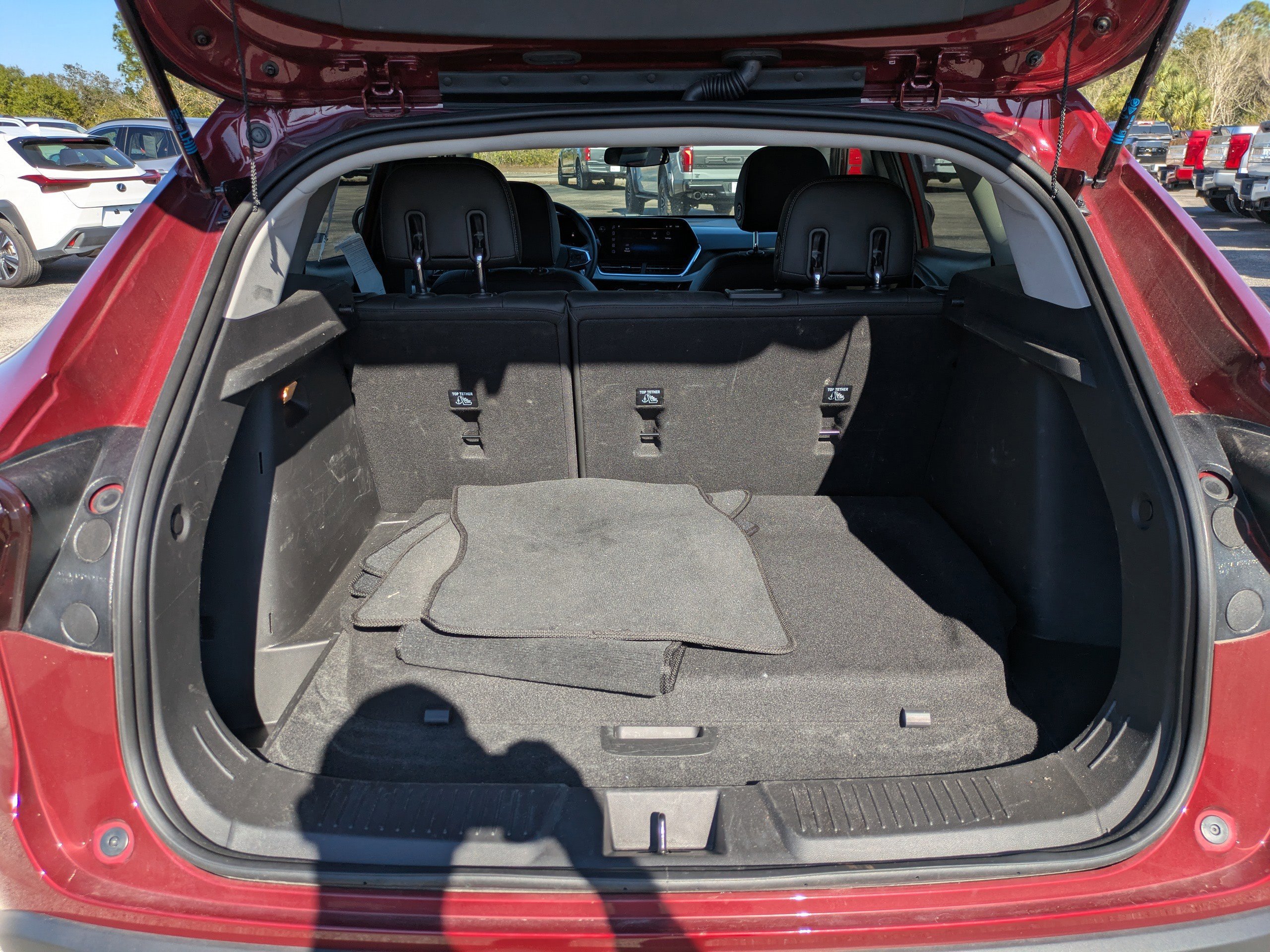 Used 2025 Chevrolet Trax LT w/ LT Convenience Package image 13